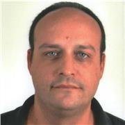 Docente di tecnologie meccaniche impartisce lezioni di matematica e fisica